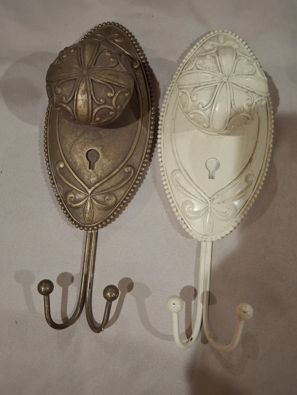 Ornate Wall Hook with Keyhole Motif - White
